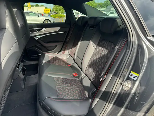 Audi A6 view 13