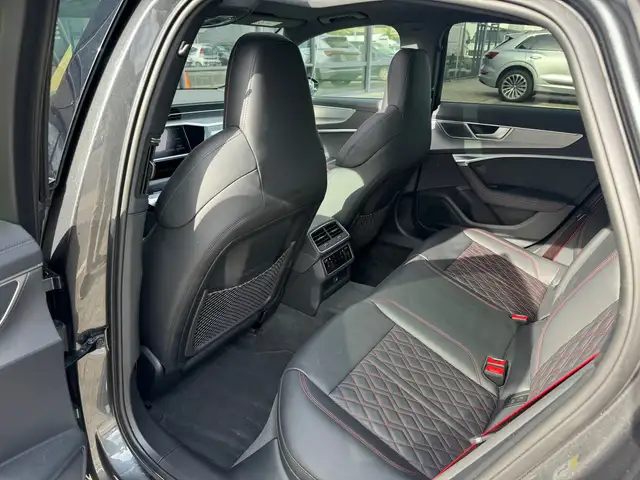 Audi A6 view 12