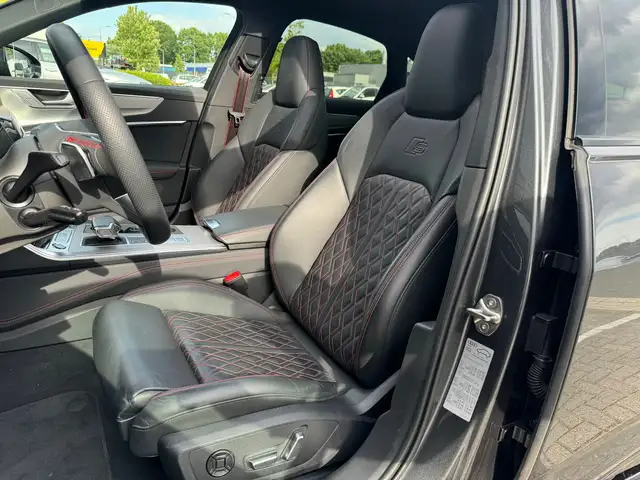 Audi A6 view 10