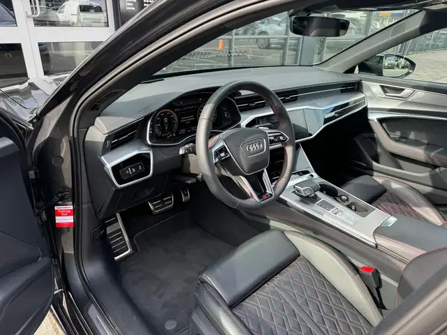 Audi A6 view 11
