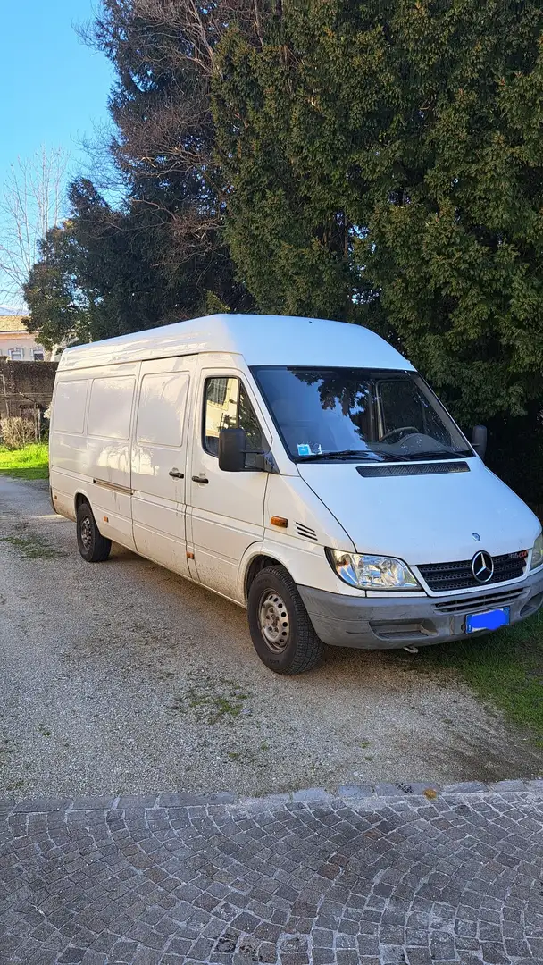 Mercedes-Benz Sprinter - 1