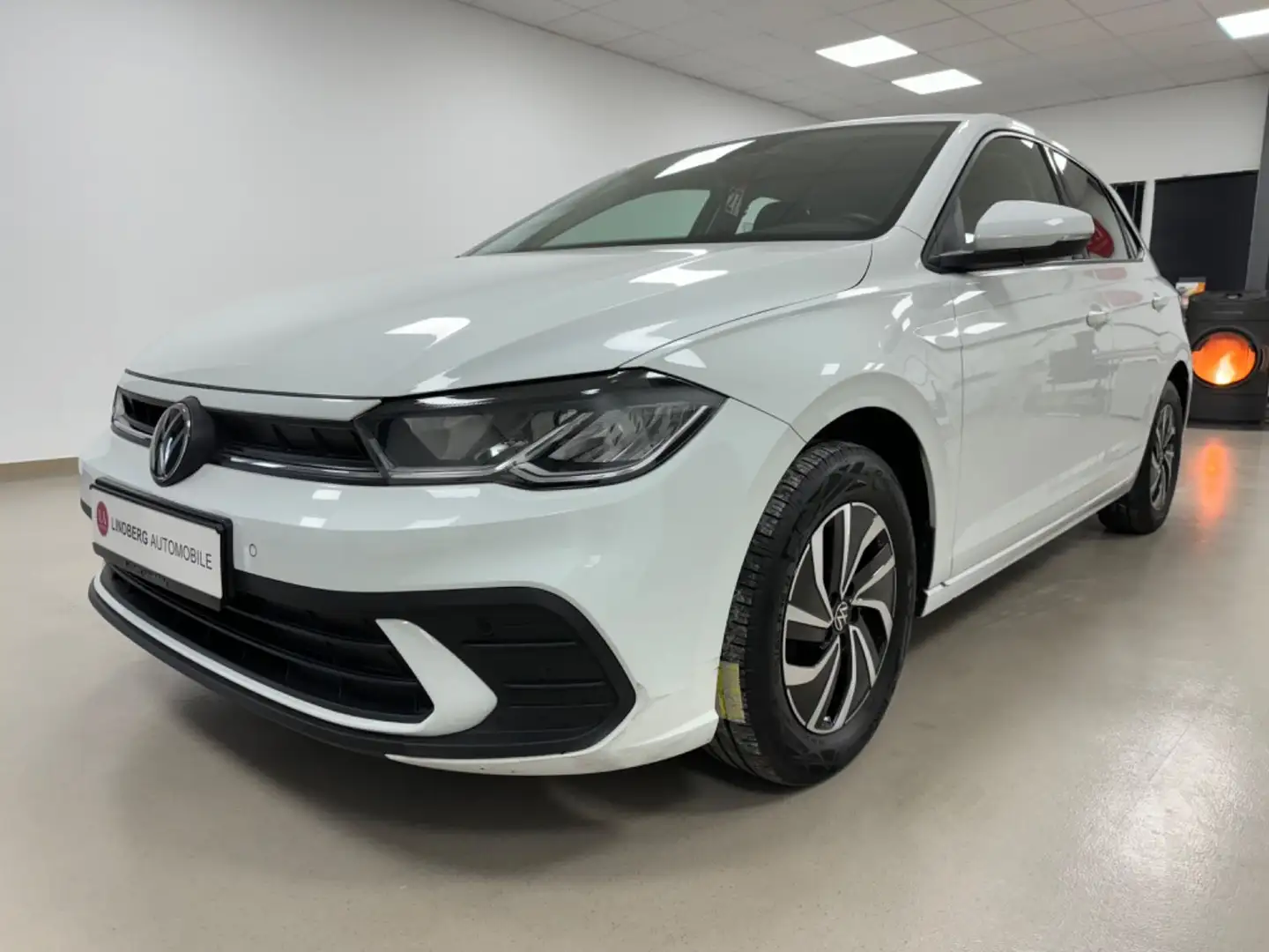 Volkswagen Polo VI Life*PDC*ACC*8F*AC*NAVI*ASST*STREAM*LMF* Weiß - 1