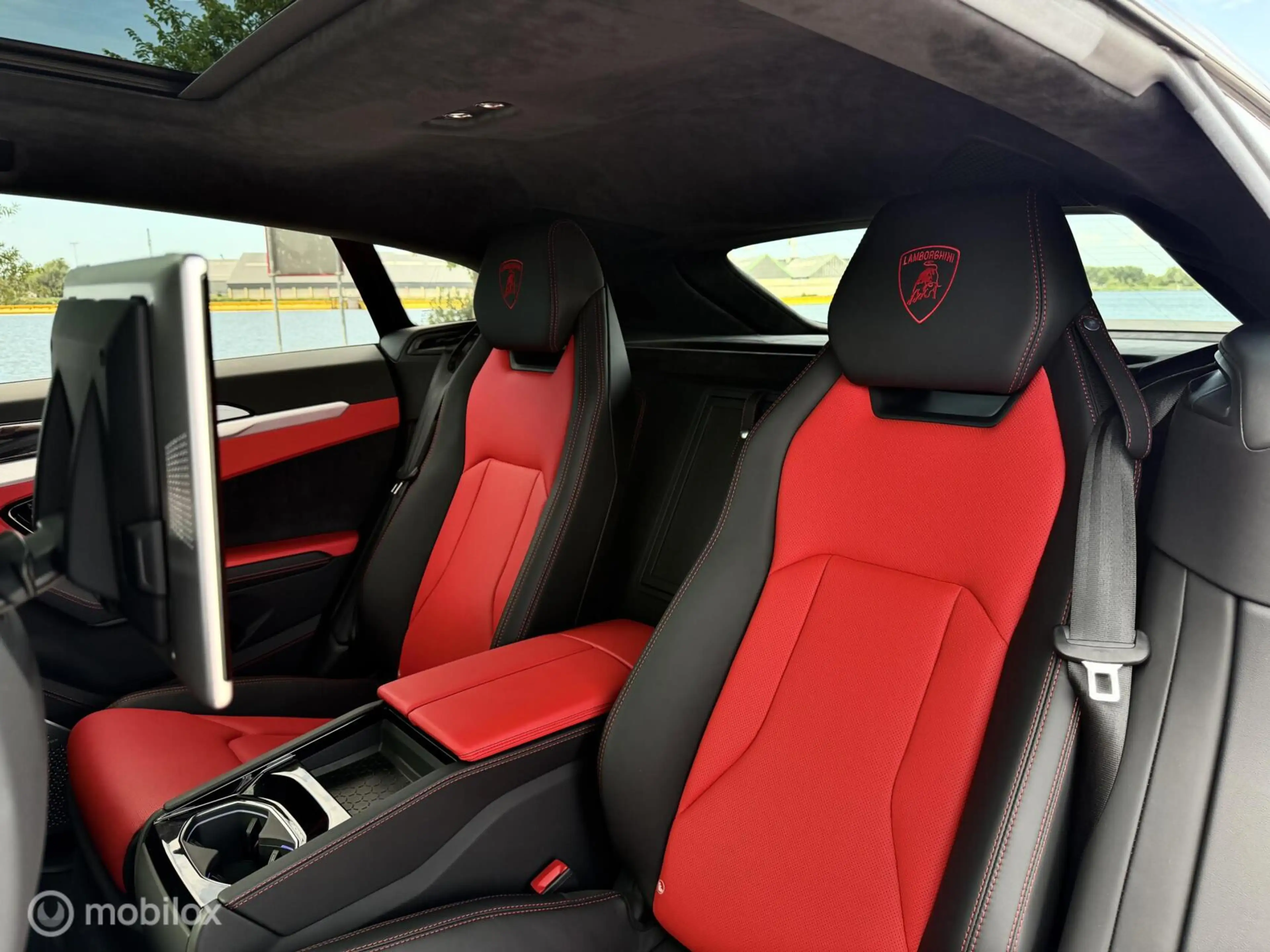 Lamborghini Urus 4.0 V8 Widebody Carbon 735pk | Dealer OH — photo 25