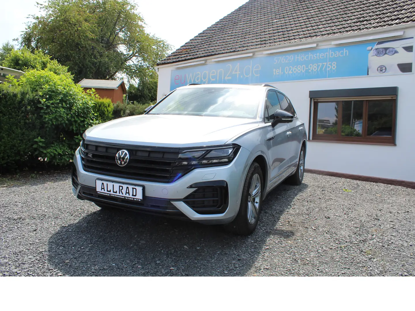 Volkswagen Touareg R-Line 4Motion/AHK/Luftfwk/PANO/STDHZ Silber - 1