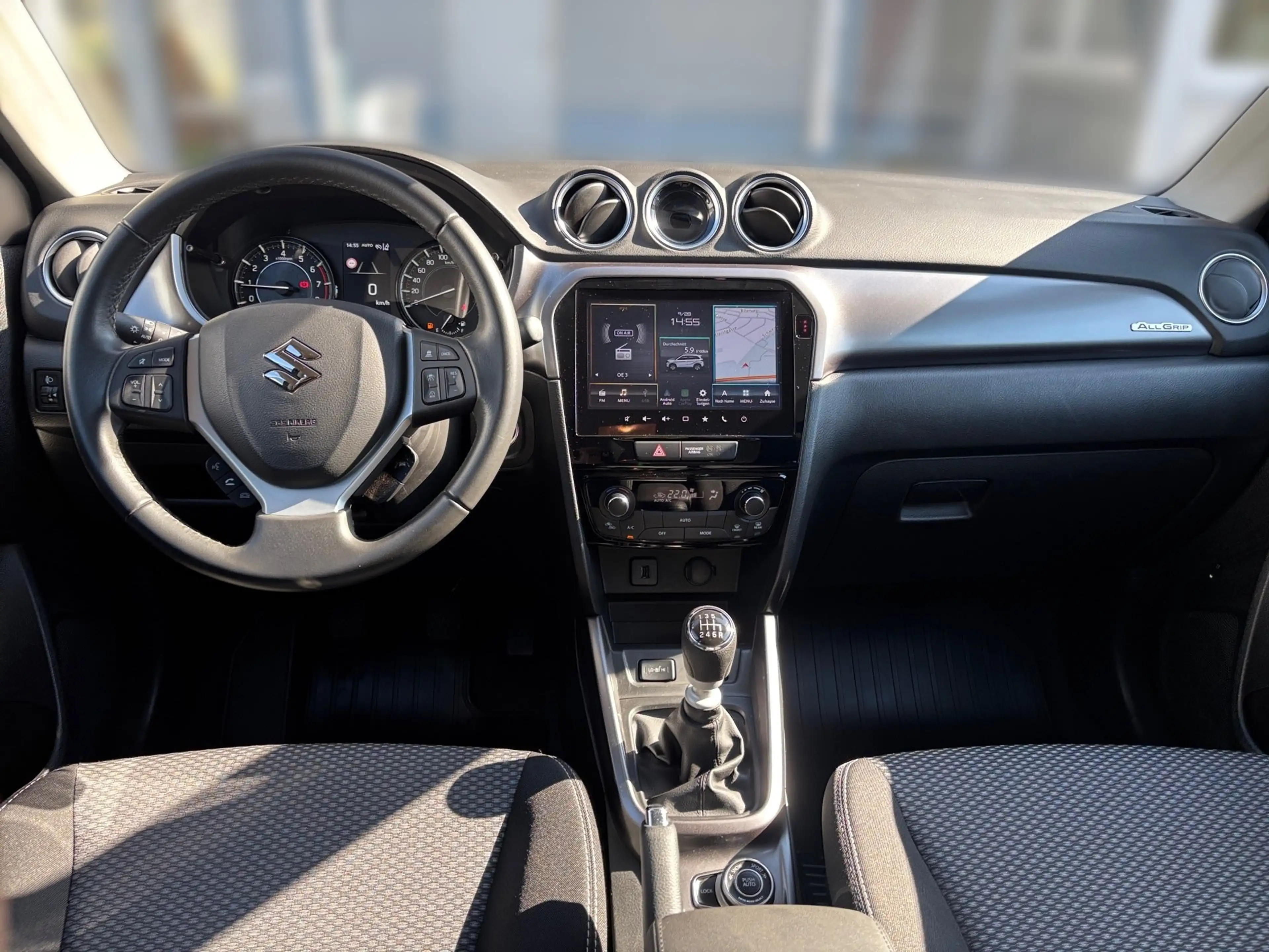 Suzuki Vitara 1.4 DITC Shine Allgrip Facelift Kam. LED — photo 9