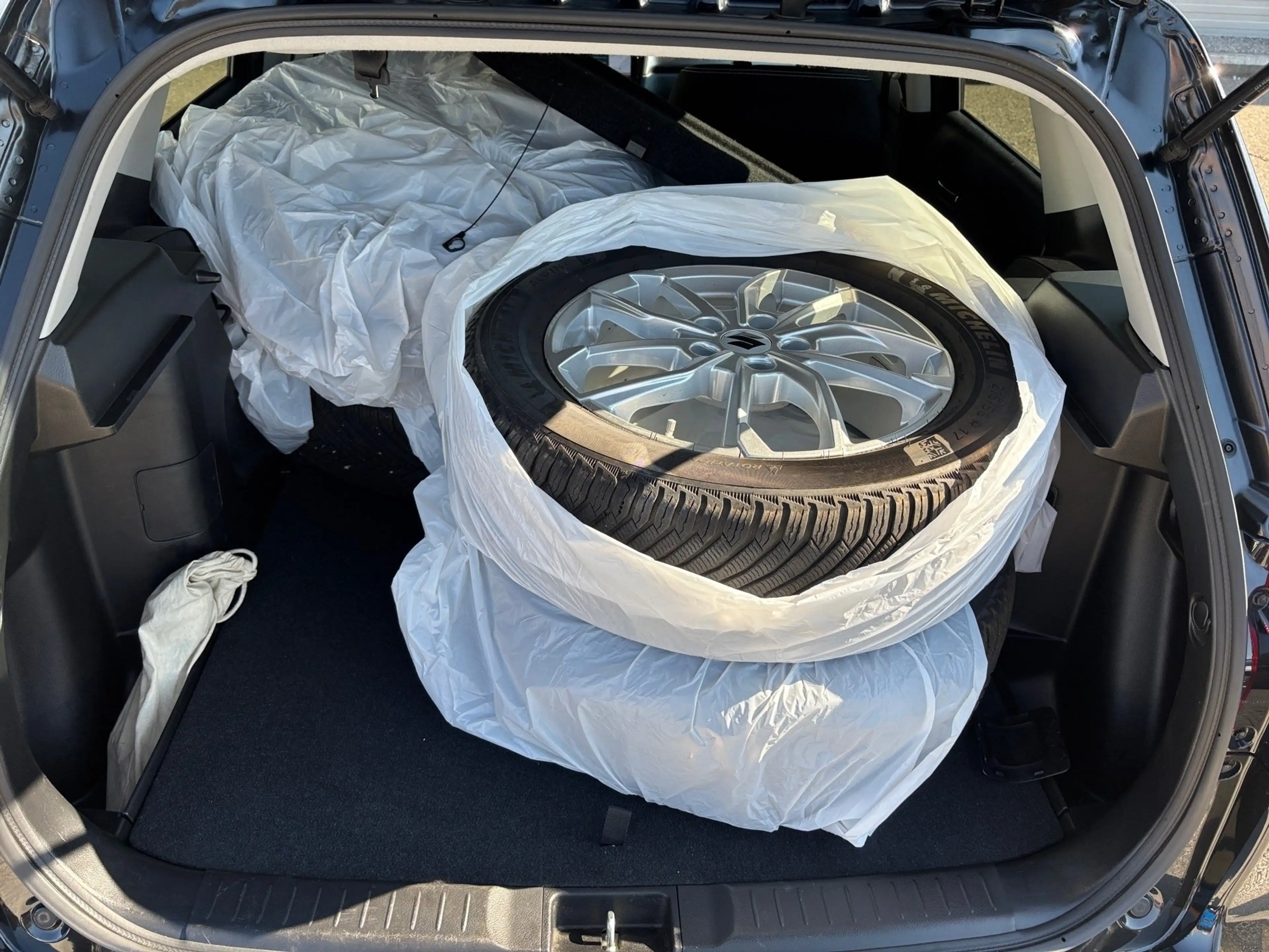 Suzuki Vitara 1.4 DITC Shine Allgrip Facelift Kam. LED — photo 11