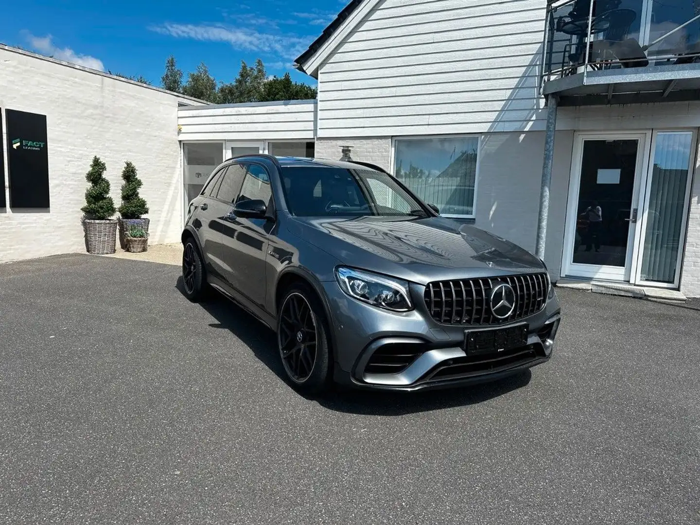 Mercedes-Benz GLC 63 AMG Edition 1 Szary - 1