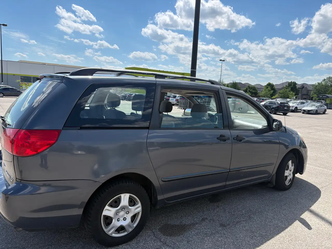 Toyota Sienna photo Toyota Sienna