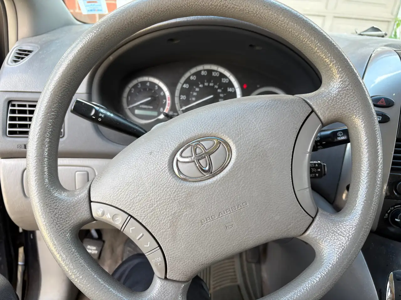 Toyota Sienna photo Toyota Sienna