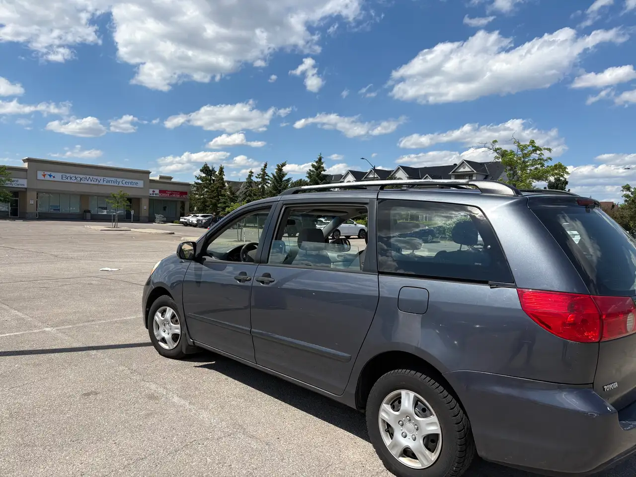 Toyota Sienna photo Toyota Sienna