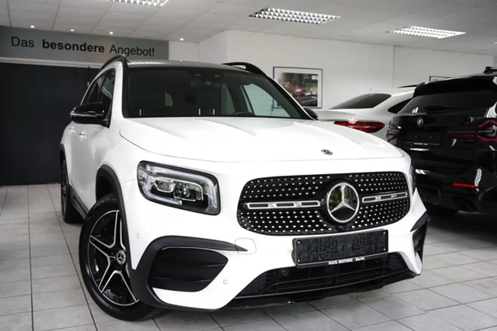 Mercedes-Benz GLB 250 4M AMG NIGHT DISTRONIC 360° BURMES. PANO White - 1