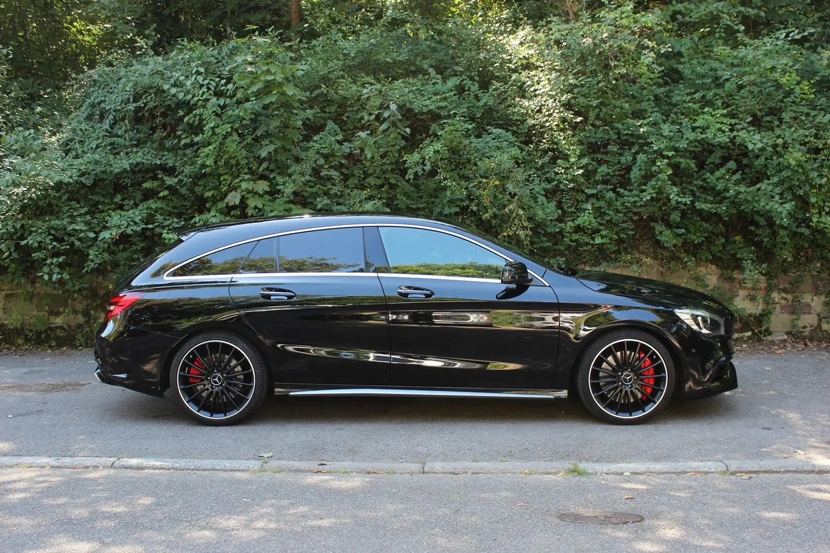 Mercedes-Benz CLA 45 AMG 4Matic SB | AMG Dynamic+ | Pano | Schwarz - 2