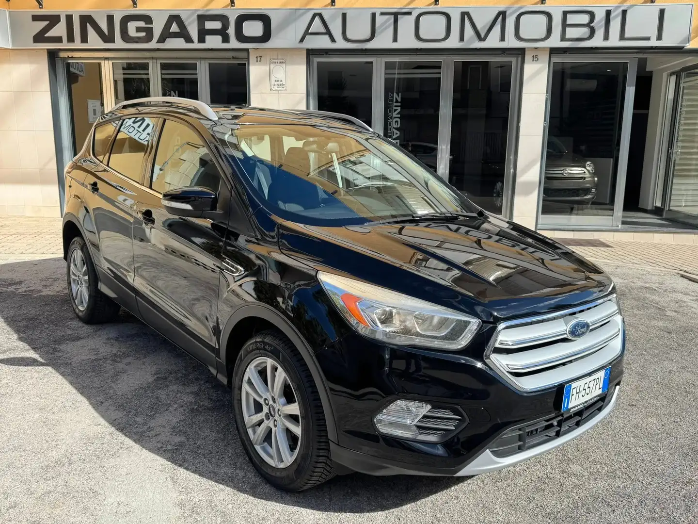 Ford Kuga 1.5 TDCI 120 CV. 2WD TITANIUM NACI+CERCHI Nero - 2