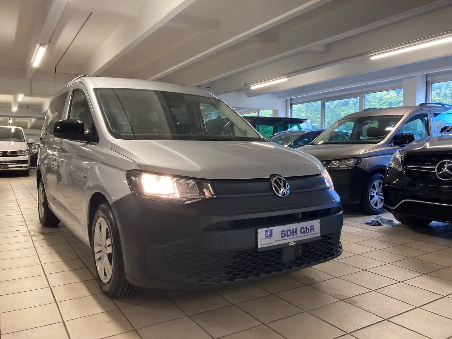Volkswagen Caddy 2.0 TDI Trendline Klimaautomatik, Navigation Plateado - 1