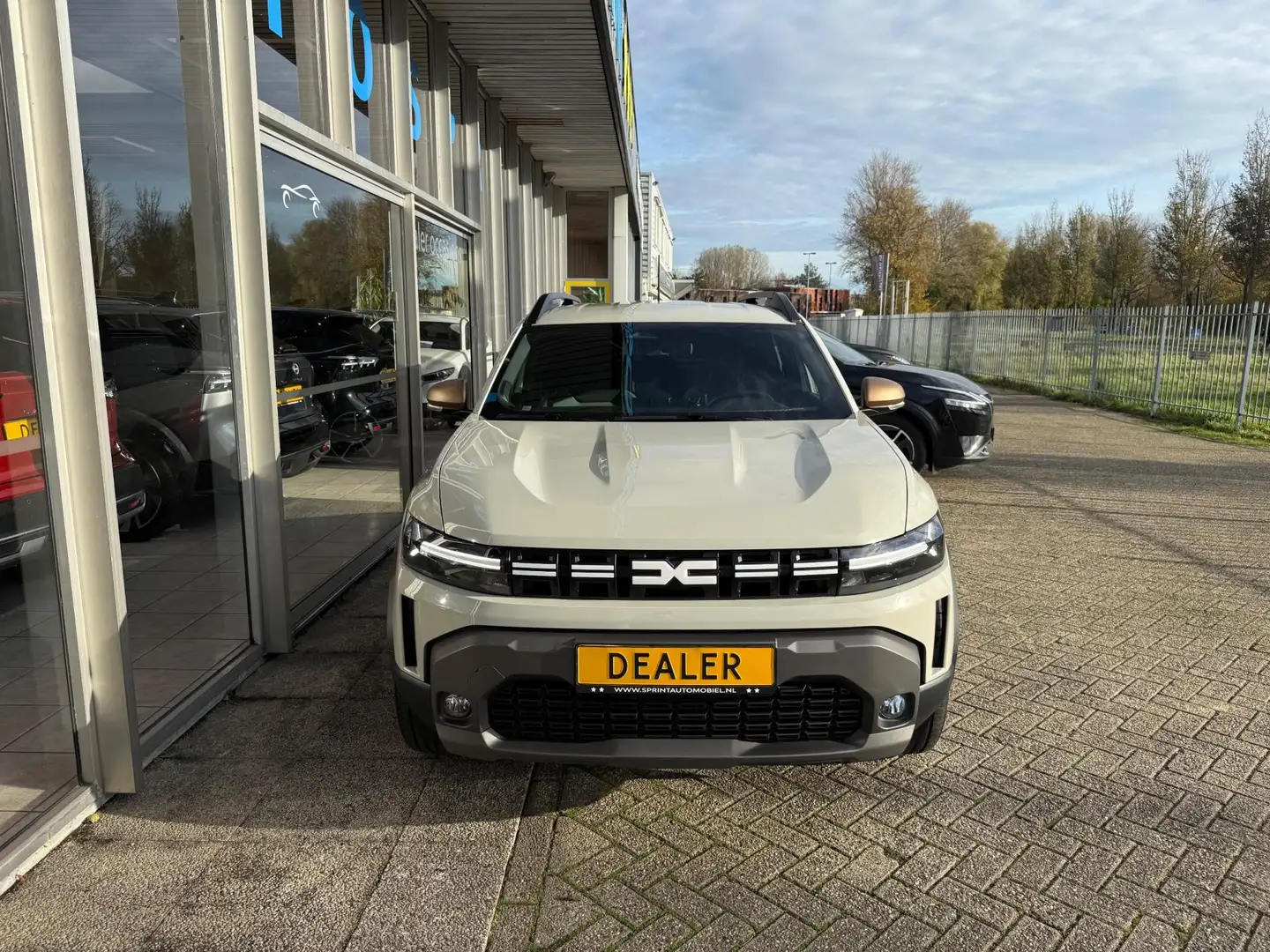 Dacia Duster 1.6 Hybrid 140 Extreme / ACHTERUITRIJCAMERA / CARP - 2