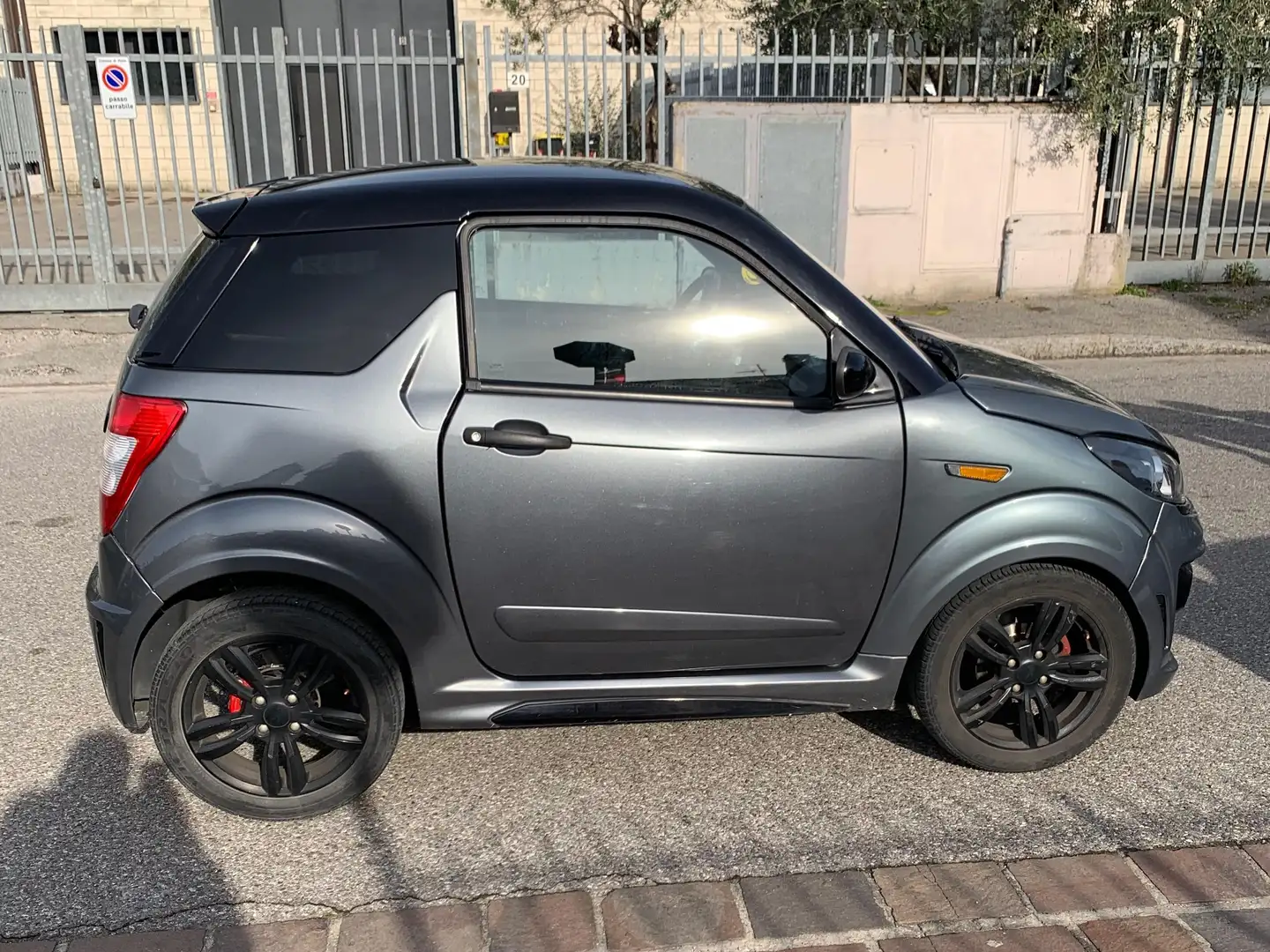 Ligier JS 50 JS50B1 SLR2 SPORT Gris - 2