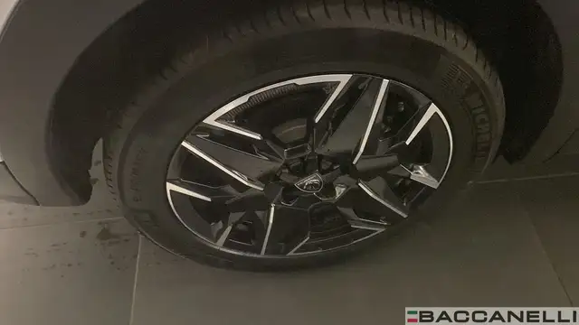 Peugeot 3008 view 9
