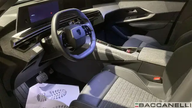 Peugeot 3008 view 15