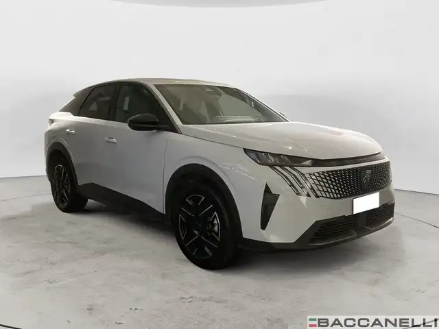 Peugeot 3008 view 5