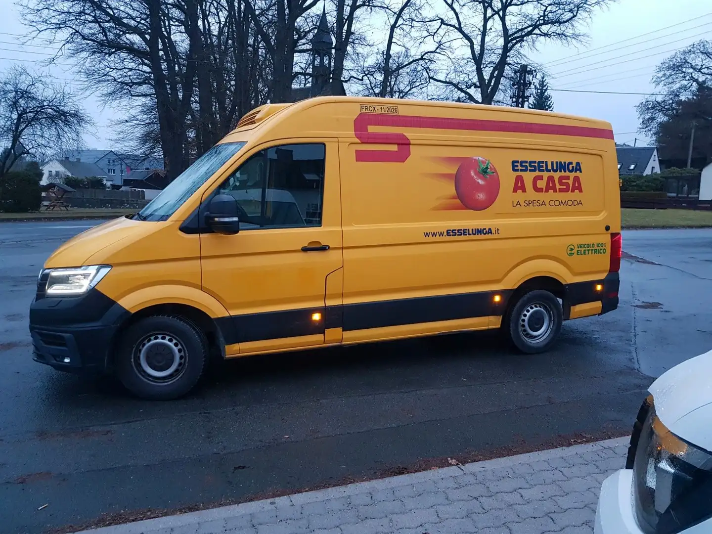 Volkswagen Crafter e-Crafter mittel L3H3 Kühlkoffer Kühlkasten LED Gelb - 1