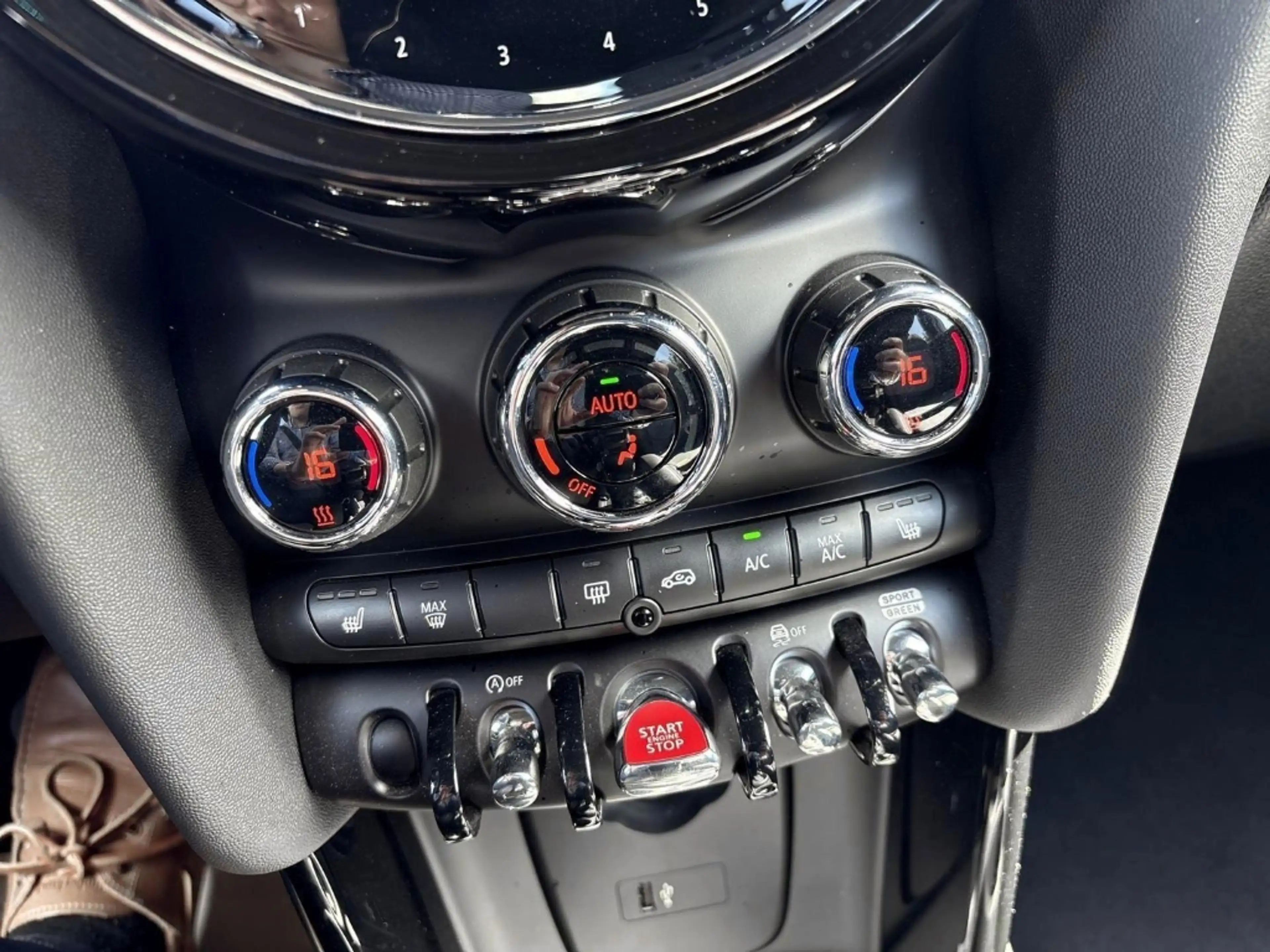 MINI One 5-Türer Navi Digitales Cockpit LED Apple CarPlay M — photo 12