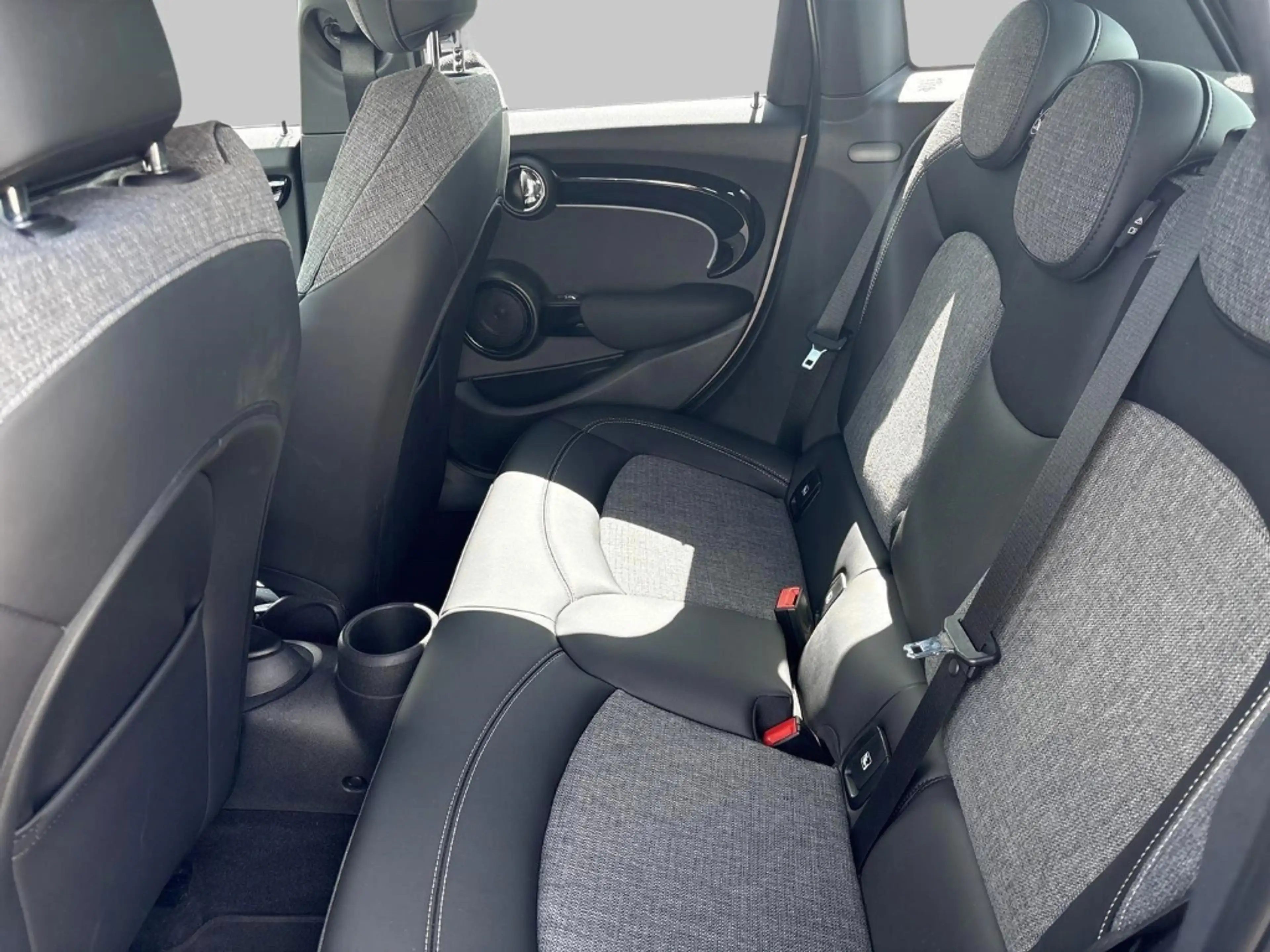 MINI One 5-Türer Navi Digitales Cockpit LED Apple CarPlay M — photo 8