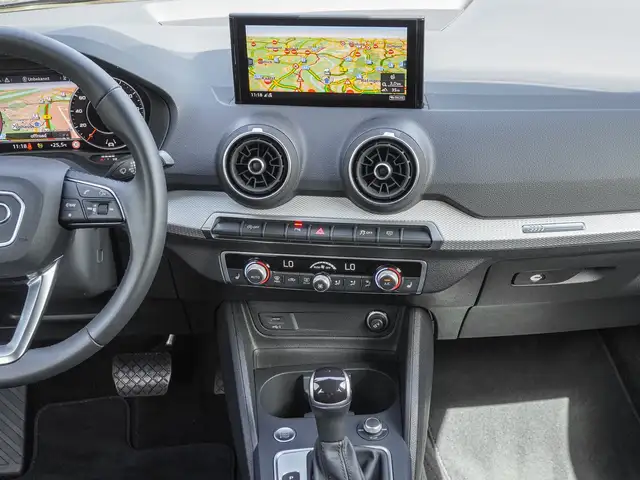 Audi Q2 view 12