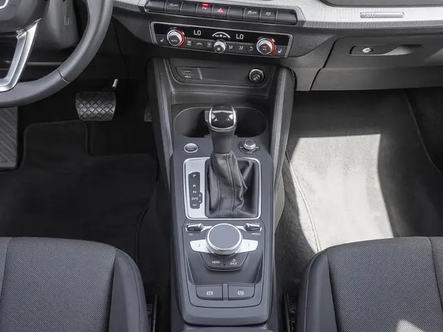 Audi Q2 view 14