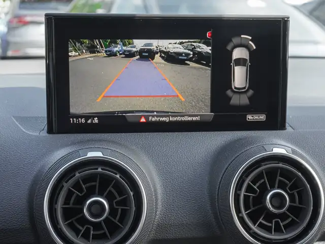 Audi Q2 view 13
