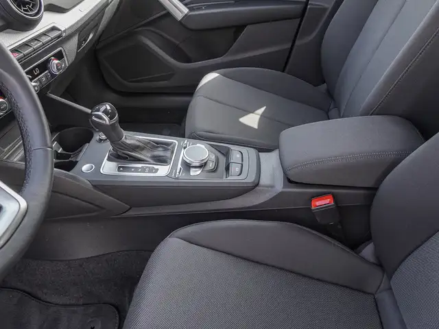 Audi Q2 view 15