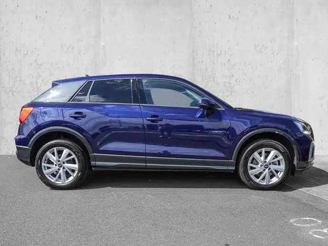 Audi Q2 view 5