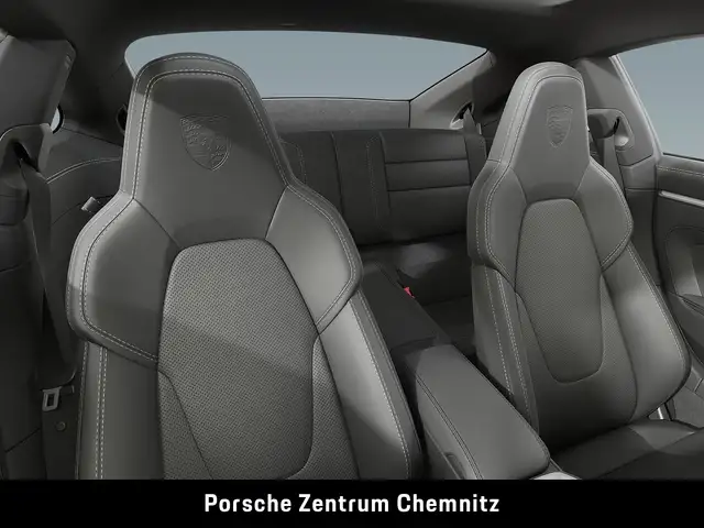 Porsche 911 view 6