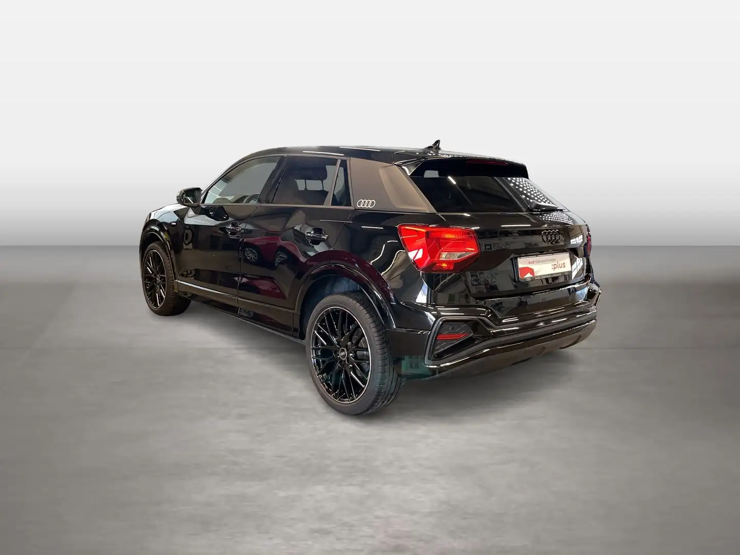 Audi Q2 35 TFSI S line FLA SpurH el.Heck LED LM KAM Noir - 2