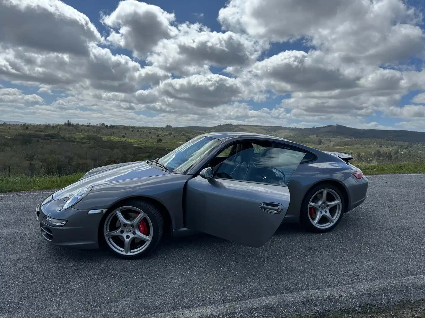 Porsche 911 Carrera S Coupé Grau - 1