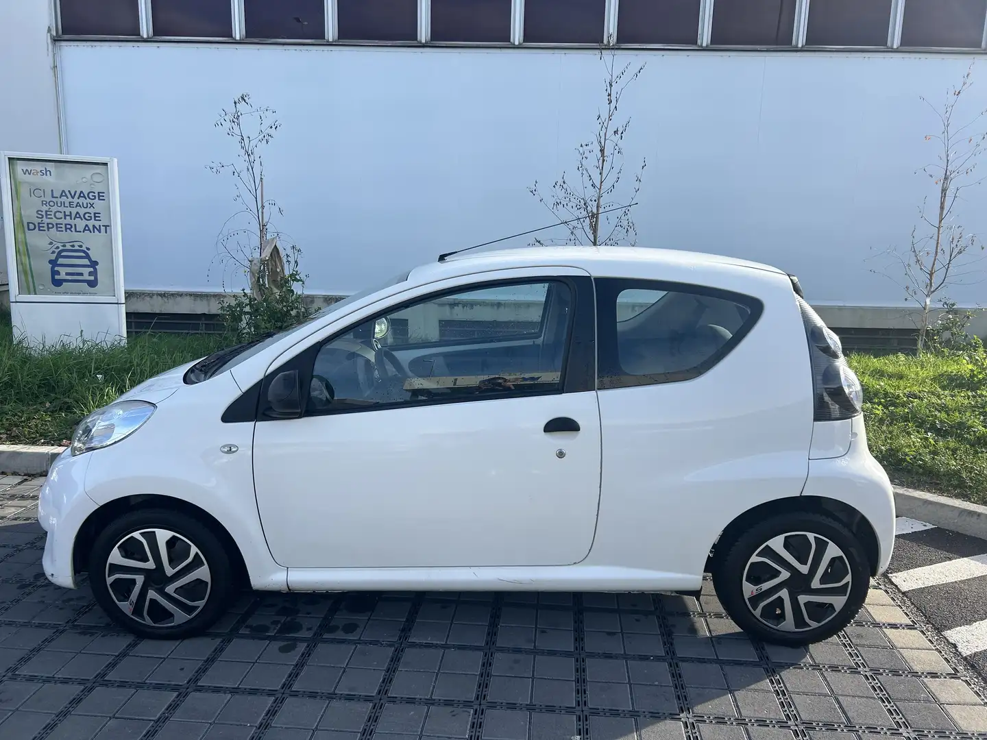 Citroen C1 1.0i Airdream Attraction - 1