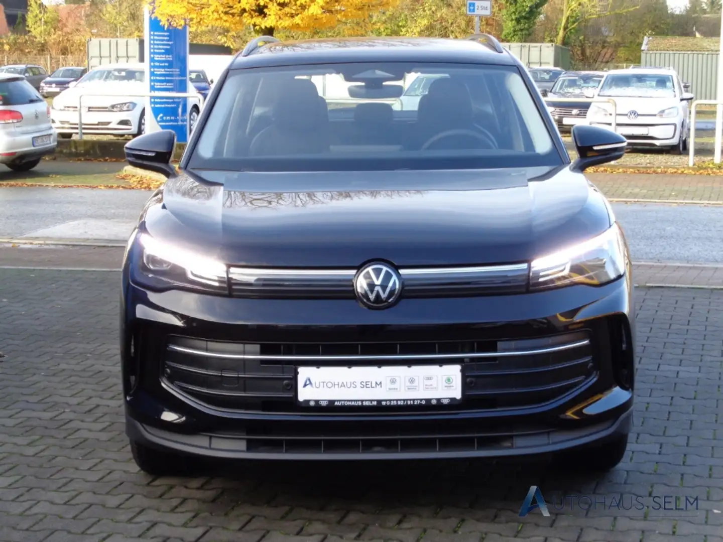 Volkswagen Tiguan 1.5 eTSI Life DSG AHK LED ACC R-KAM APP-CON Noir - 2