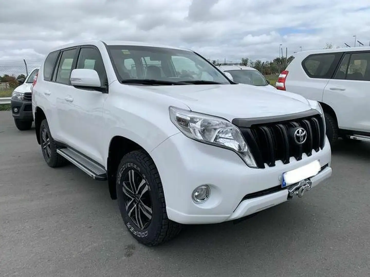 Toyota Land Cruiser D-4D GX Білий - 1