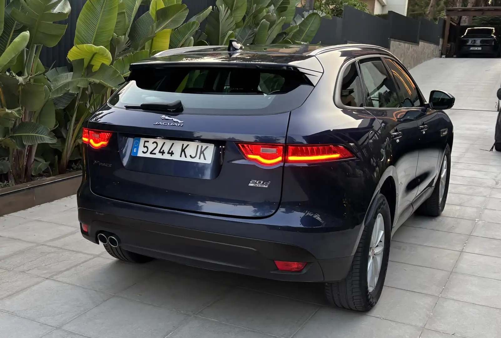 Jaguar F-Pace 2.0i4D Pure Aut. AWD 180 - 1