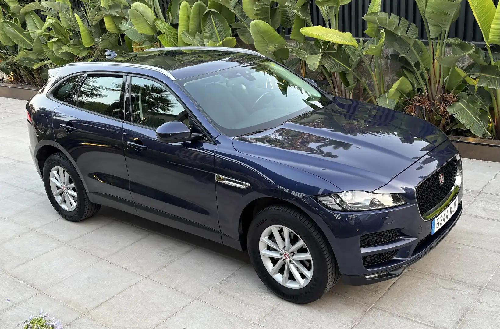 Jaguar F-Pace 2.0i4D Pure Aut. AWD 180 - 2
