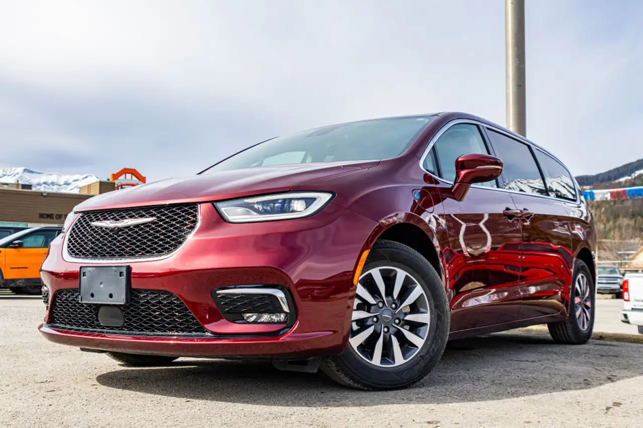 Chrysler Pacifica снимка Chrysler Pacifica