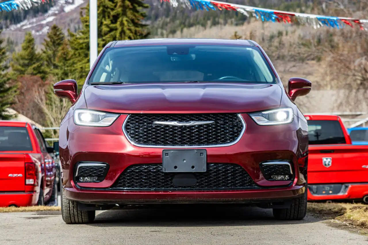Chrysler Pacifica снимка Chrysler Pacifica