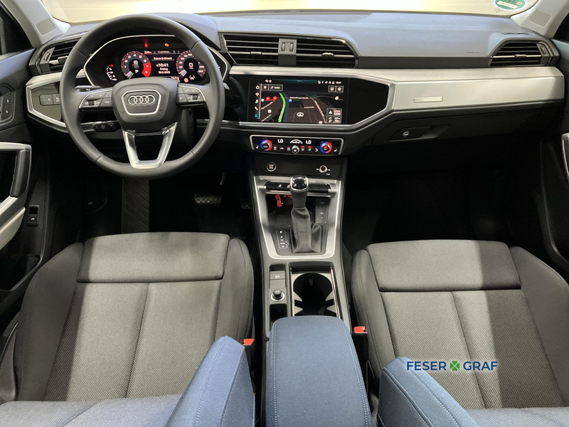 Audi Q3 SUV advanced 35 TFSI S tronic AHK/LED/Nav — photo 8