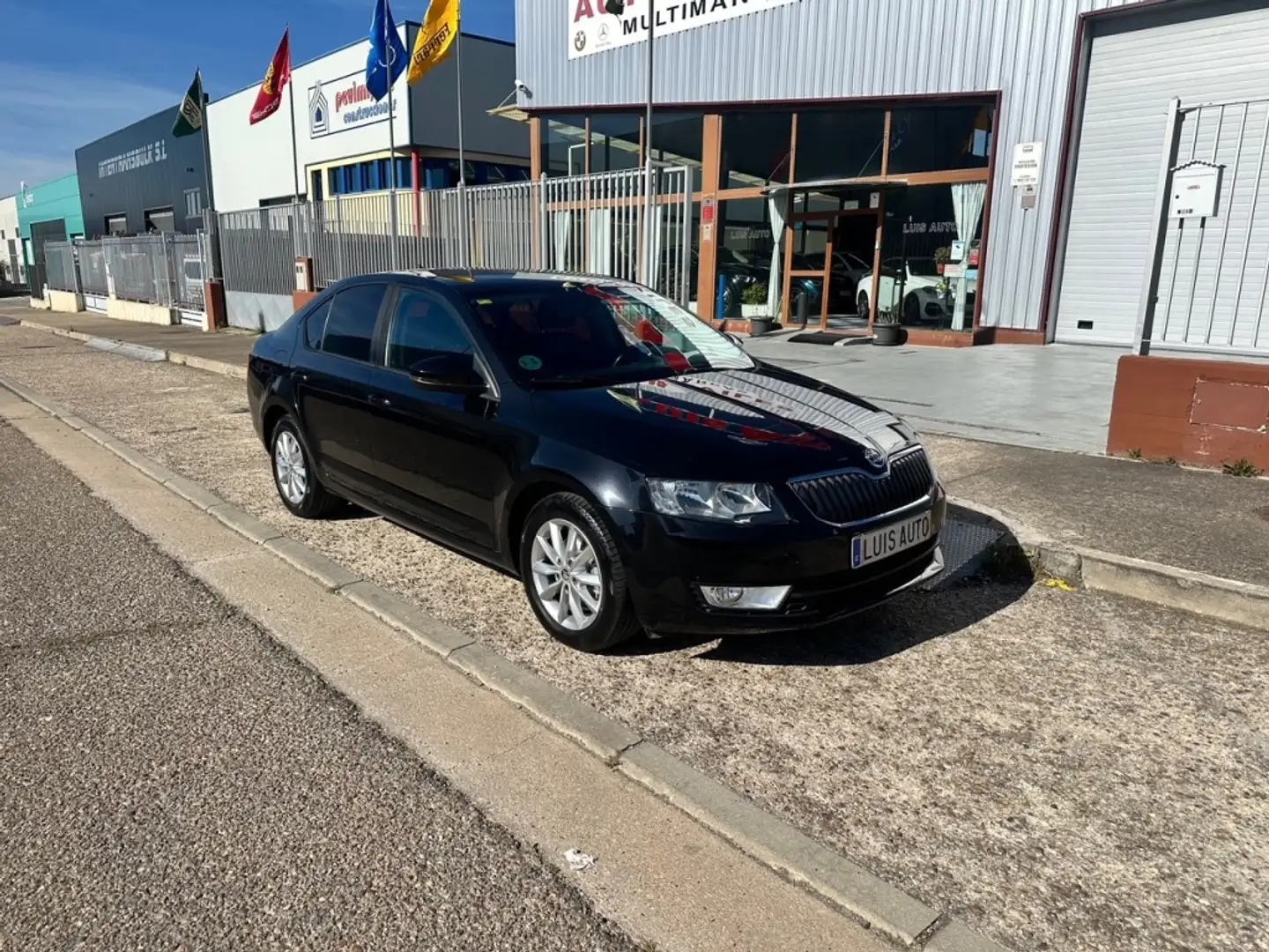Skoda Octavia 1.6TDI CR Style DSG 110 Negro - 1