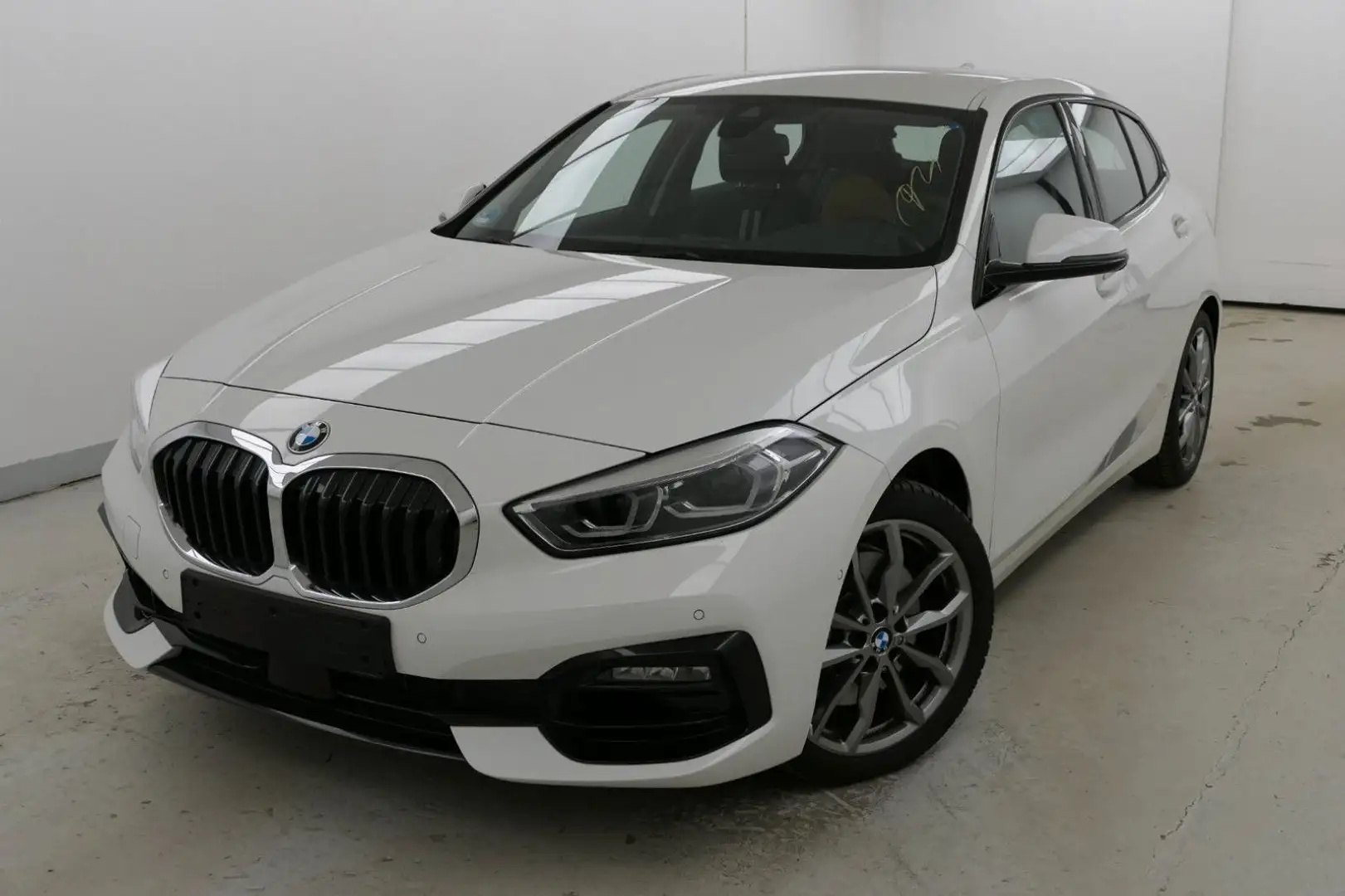 BMW 120 i Limousine Sport Line LRHZ SHZ LED HiFi RFK Weiß - 2