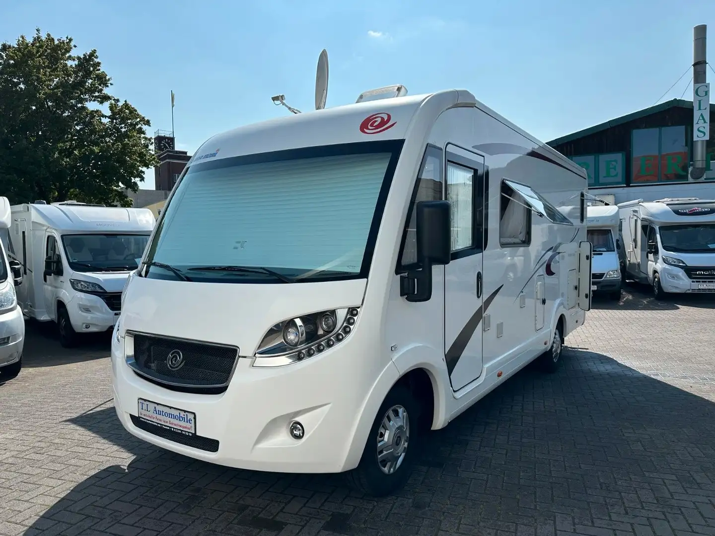 Euramobil Integra 690 HB Klima/Solar/Sat-TV/Luftfeder/Alde Weiß - 1