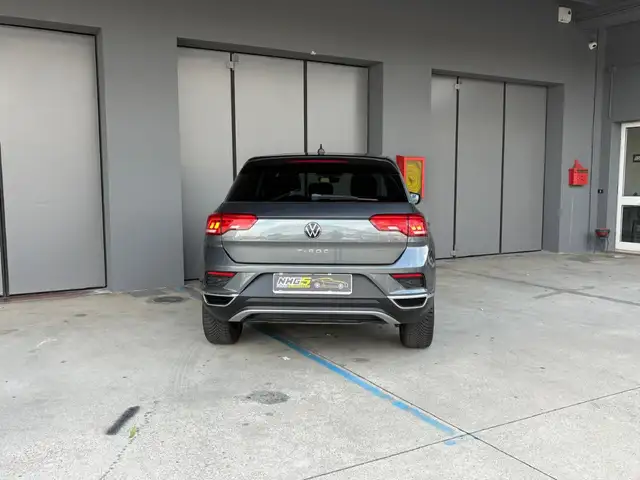 Volkswagen T-Roc view 6