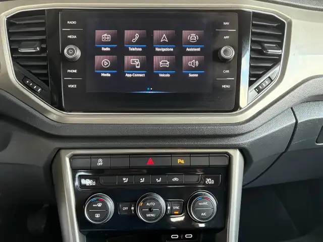 Volkswagen T-Roc view 13