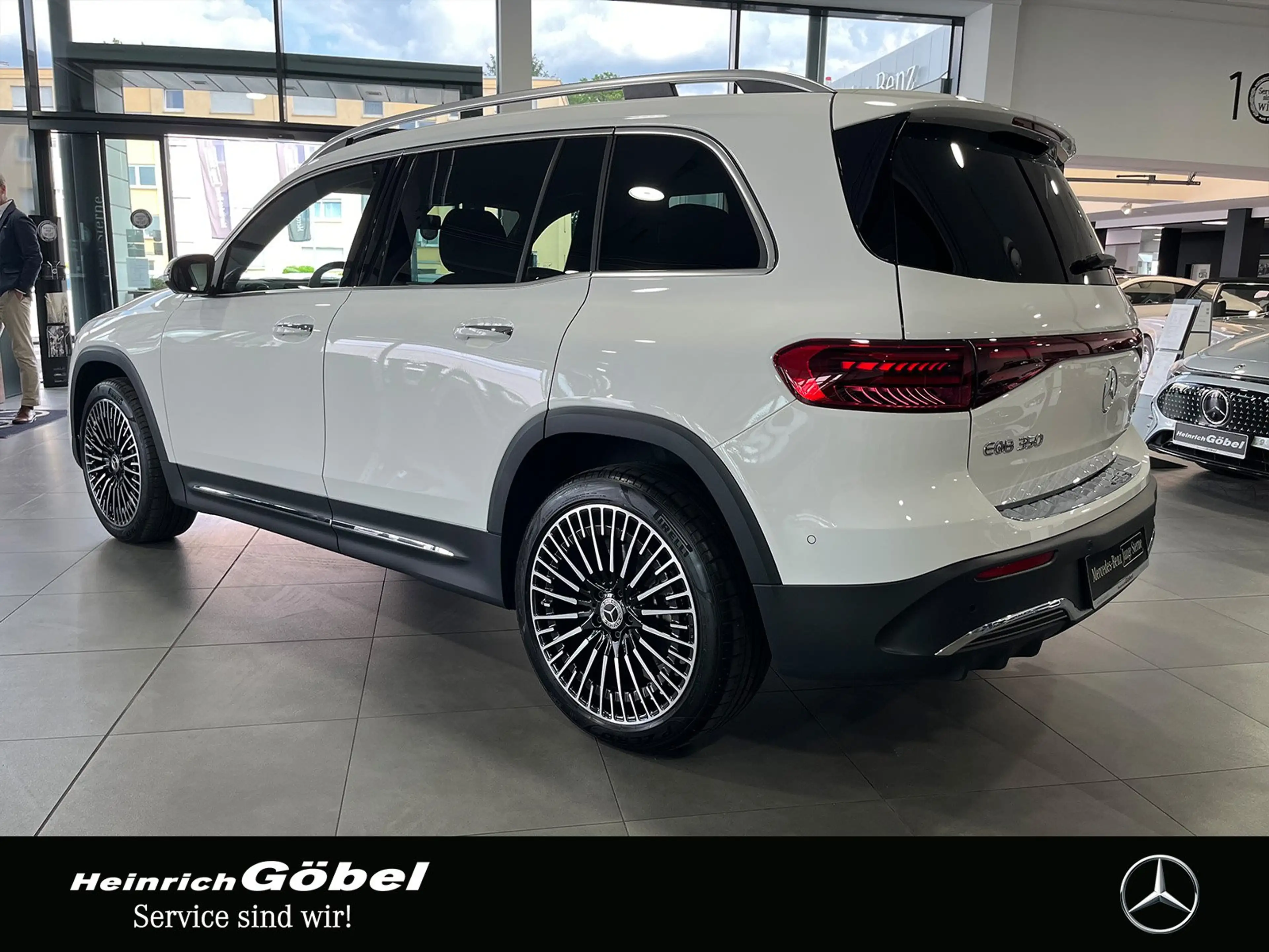 Mercedes-Benz EQB 350 4M AMG+PANO+HUD+360°+CARPLAY+MEMORY+ — photo 4