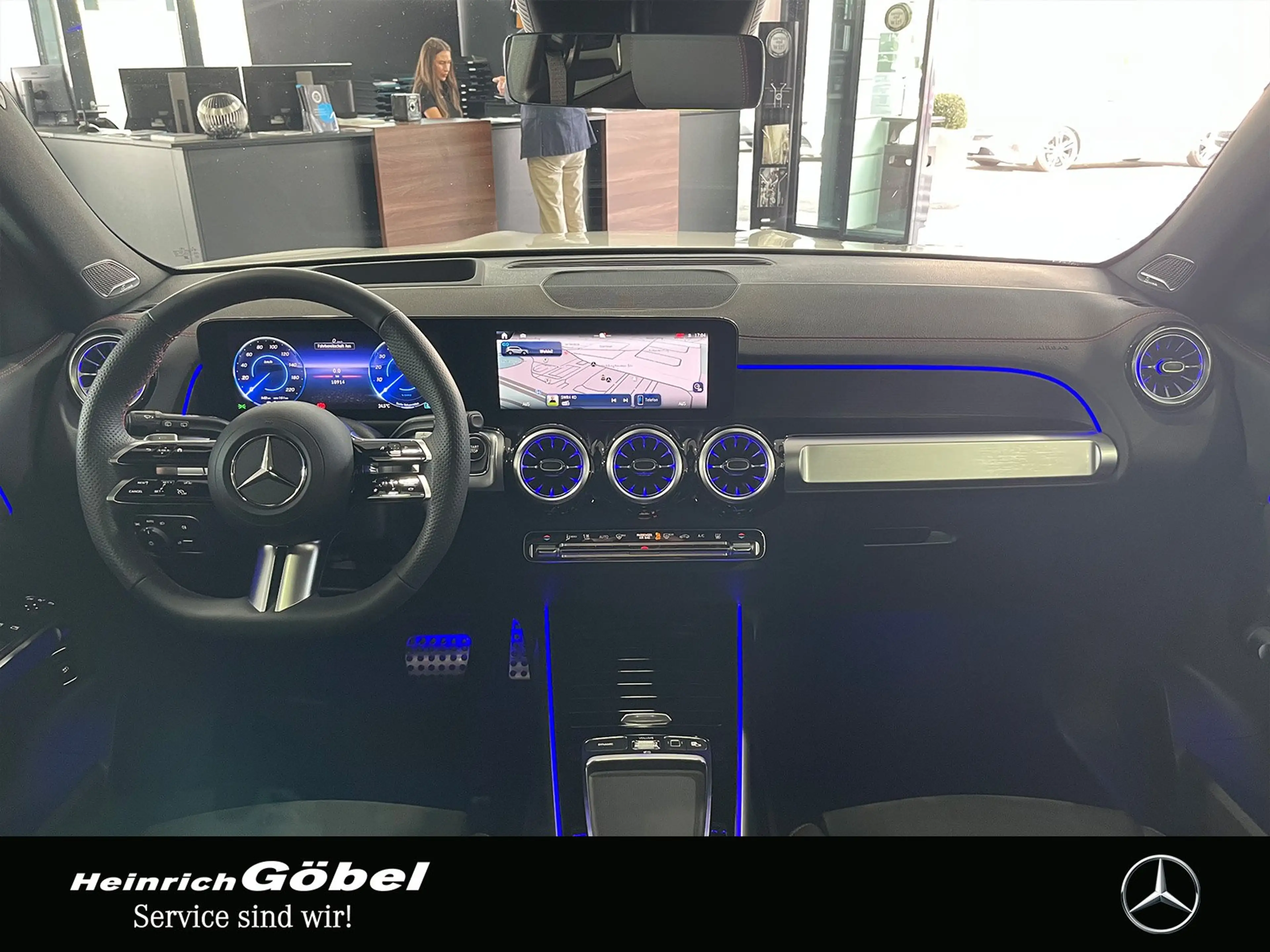 Mercedes-Benz EQB 350 4M AMG+PANO+HUD+360°+CARPLAY+MEMORY+ — photo 11