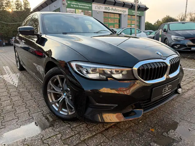 BMW 318 d Sport Line NAVI STANDH LEDER LENKRADHEIZ.